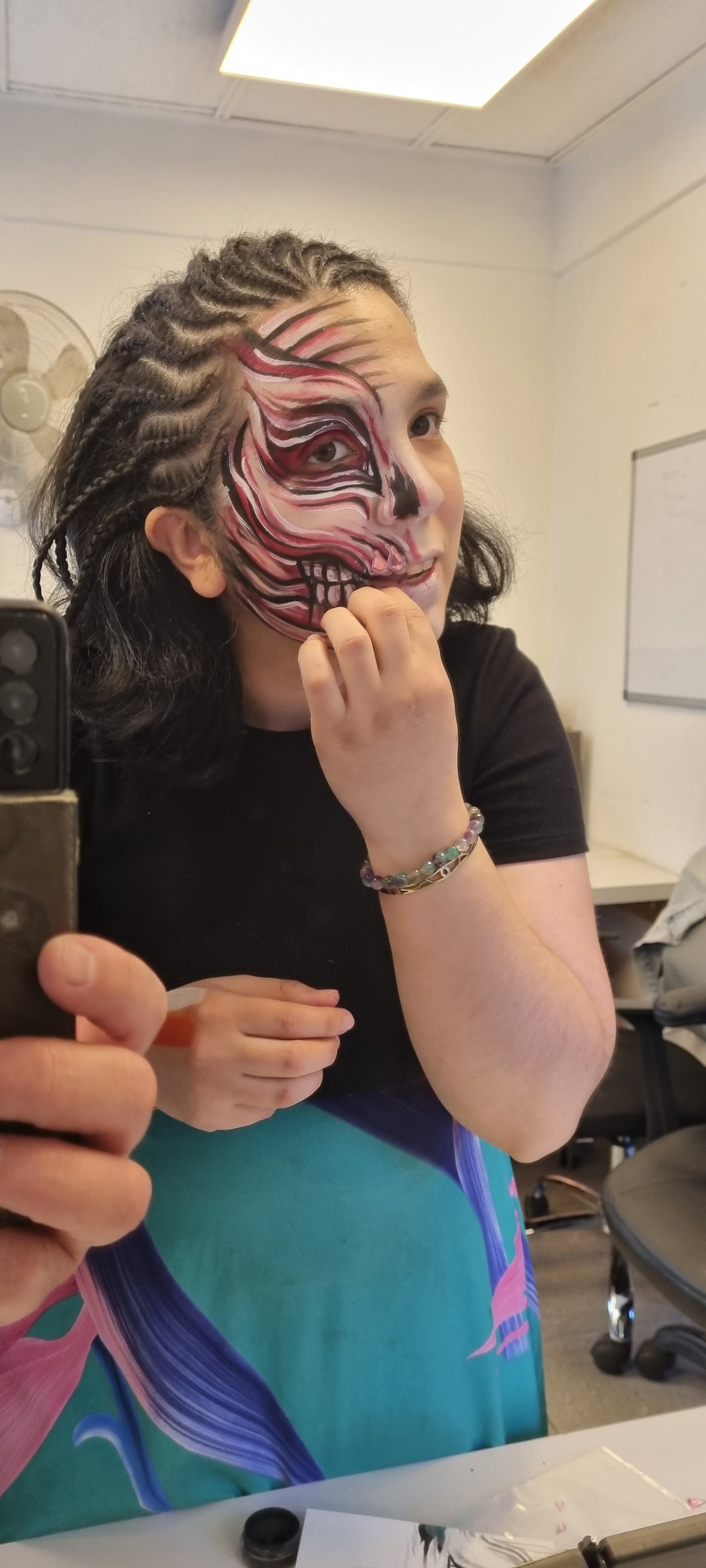 CURSO ANUAL DE MAQUILLAJE ARTISTICO - 20% DE DESCUENTO